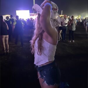 Meet your Posher, Mia